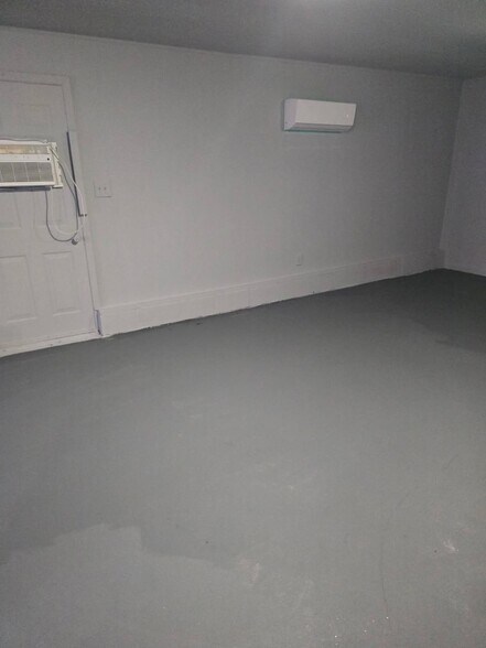 More Photos Of 305.5 N Logan St, Gaffney Storefront Retail Residential For Sale