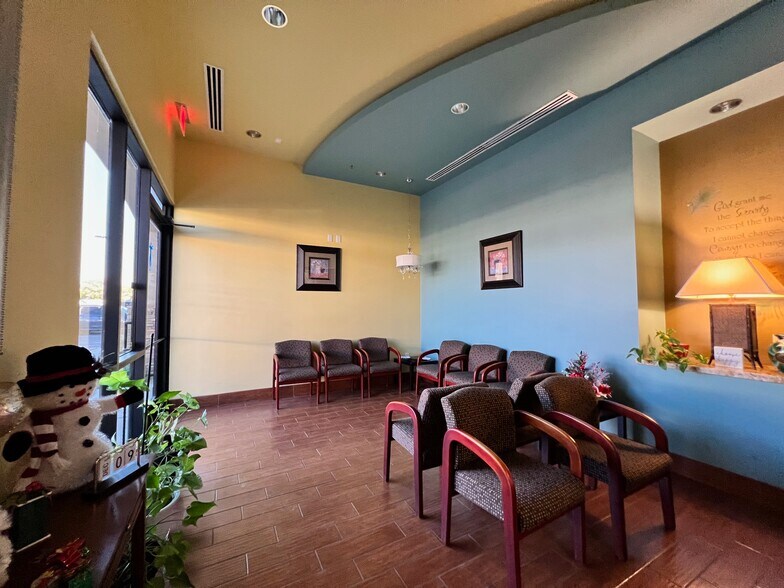 More Photos Of 9515 W Camelback Rd, Phoenix Office For Sale