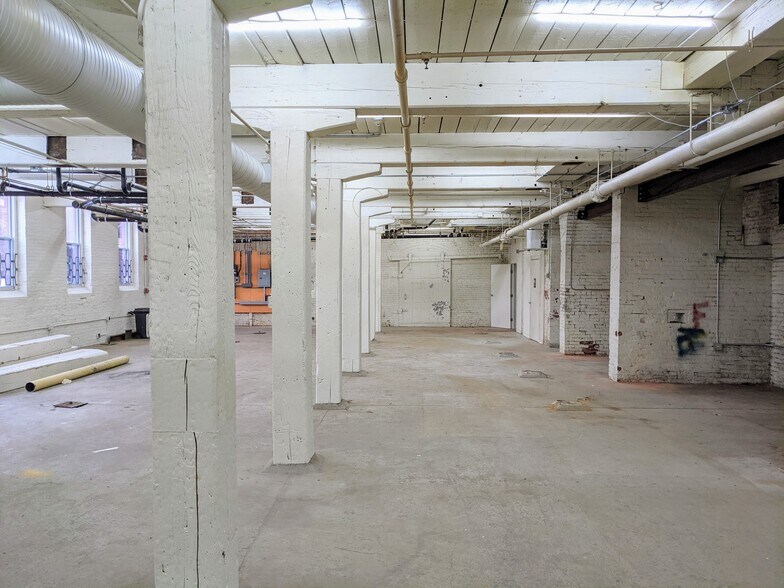 More Photos Of 420 Dwight St, Holyoke Manufacturing For Lease