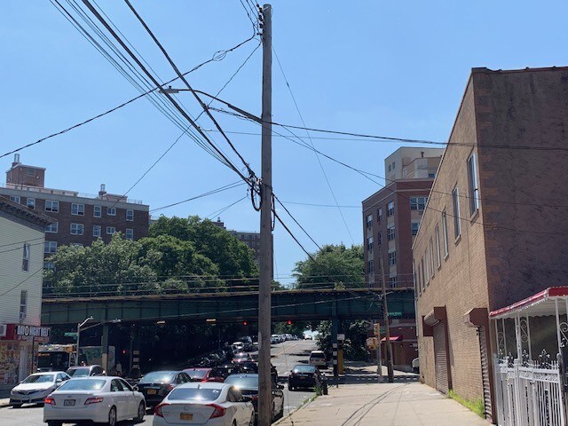 More Photos Of 3004 Cruger Ave, Bronx Apartments For Sale