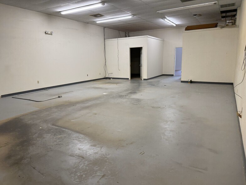 More Photos Of 829 Asbury Dr, Mandeville Storefront For Sale