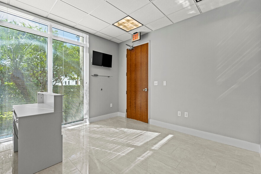 More Photos Of 8200 SW 117th Ave, Miami Medical For Lease