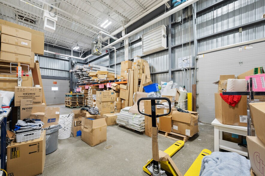 More Photos Of 2145 Boul Louis-Fréchette, Nicolet Department Store For Sale