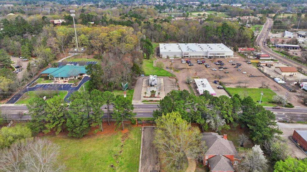 More Photos Of 1900 E County Line Rd, Ridgeland Fast Food For Sale