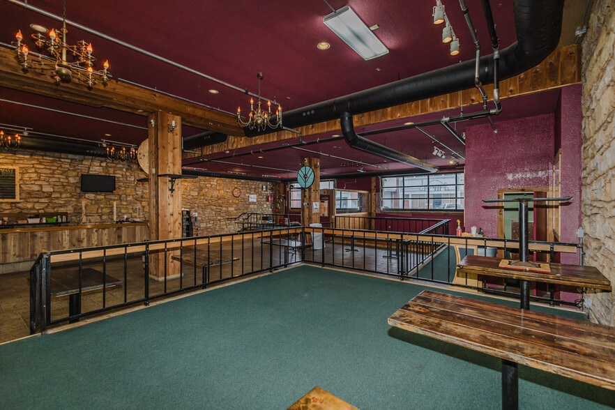 More Photos Of 830 N Kansas Ave, Topeka Bar For Sale