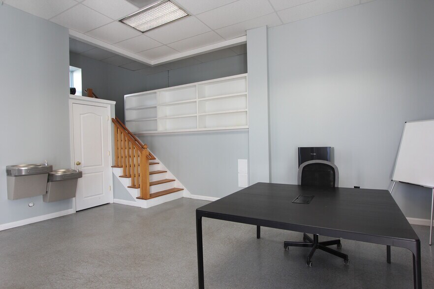 More Photos Of 36 Walnut St, Thurmont Warehouse For Lease