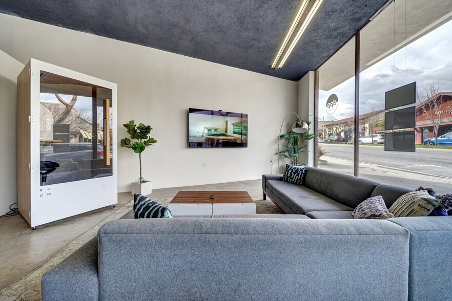 More Photos Of 930 Foothill Blvd, La Cañada Flintridge Storefront For Lease