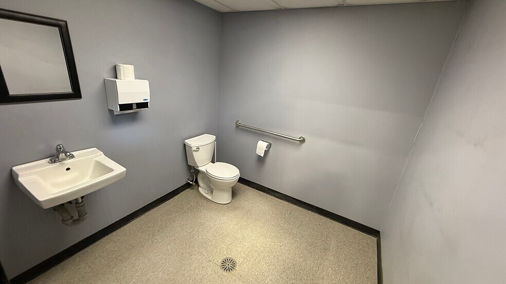 More Photos Of 51 Matheson Pkwy, Sunnyside Industrial For Lease