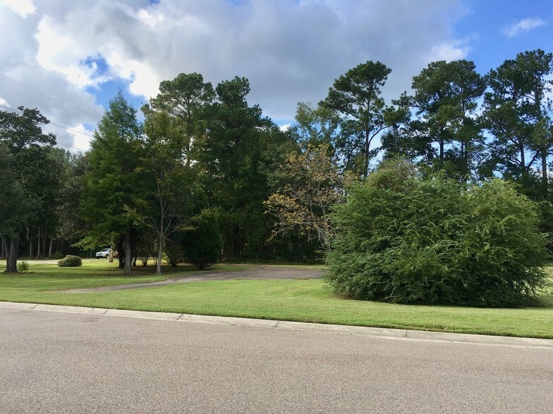 More Photos Of 100 Omalley Dr, Summerville Office For Sale