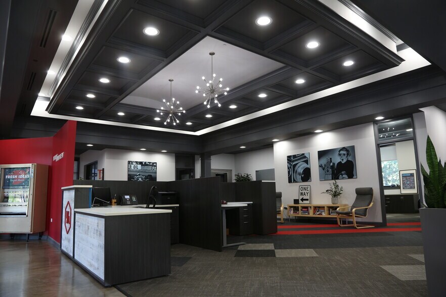 More Photos Of 1901 N Gary Ave, Wheaton Storefront Retail Office For Sale