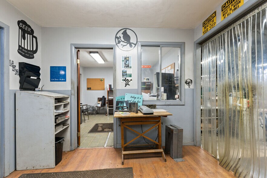 More Photos Of 906 Burnet Ave, Syracuse Warehouse For Sale