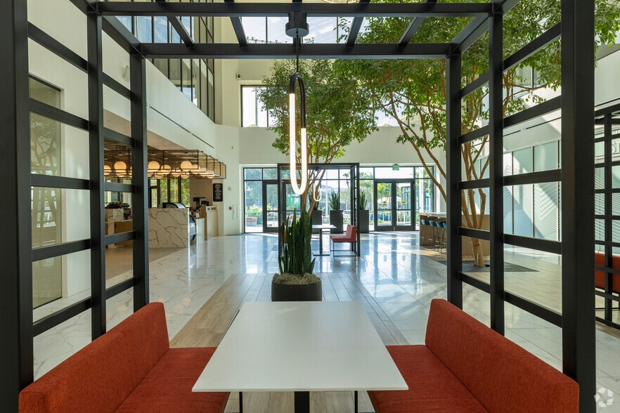 More Photos Of 100 2nd Ave S, Saint Petersburg Office For Lease