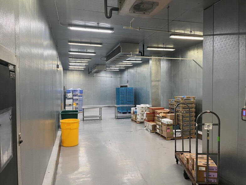 More Photos Of 50-60 Parkway Pl, Edison Warehouse For Sale