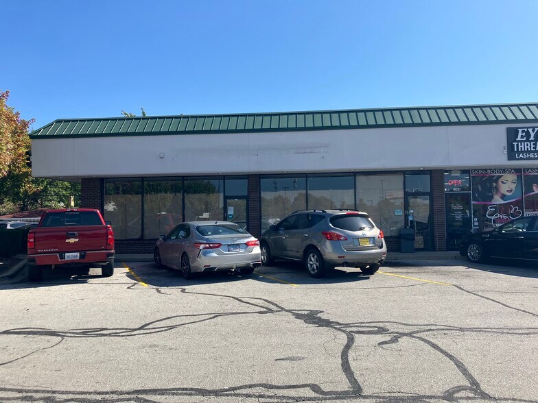 More Photos Of 1900 Sibley Blvd, Calumet City General Retail For Lease