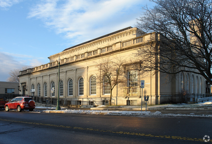 Primary Photo Of 29 N Jay St, Schenectady Post Office For Lease