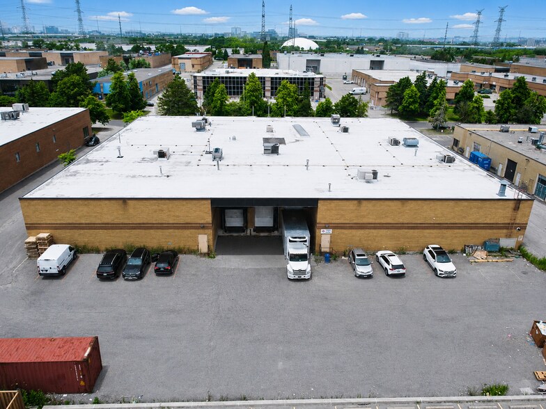 More Photos Of 165 Konrad Cres, Markham Light Distribution For Lease