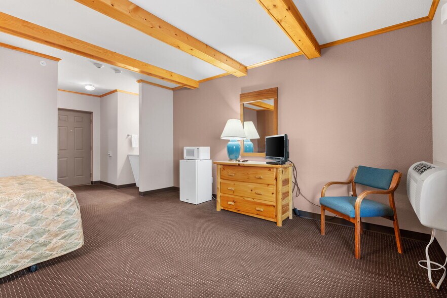 More Photos Of 12800 Cherry Ave, Rapid City Hotel For Sale