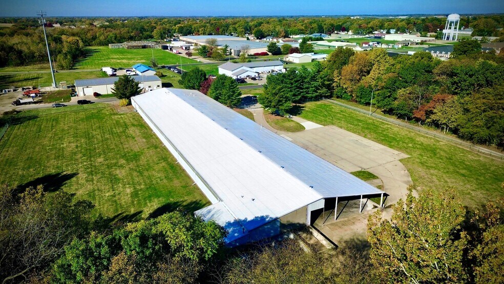 More Photos Of 4616 Enterprise Dr, Bartonville Industrial For Sale