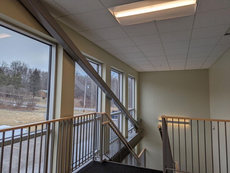 More Photos Of 33 Tech Valley Dr, East Greenbush Flex For Lease