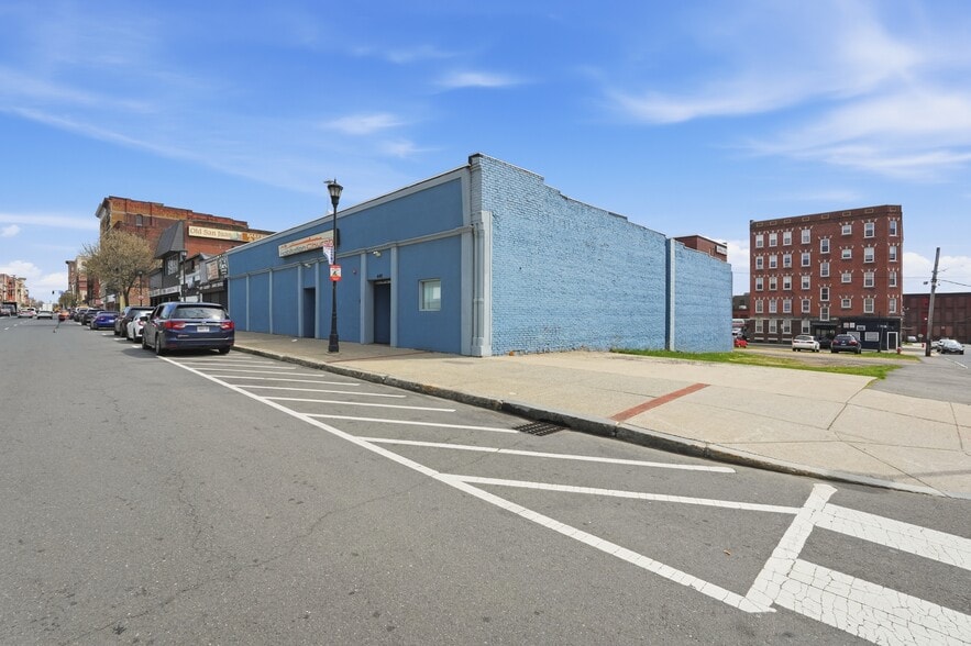 More Photos Of 434-440 High St, Holyoke Storefront Retail Office For Sale