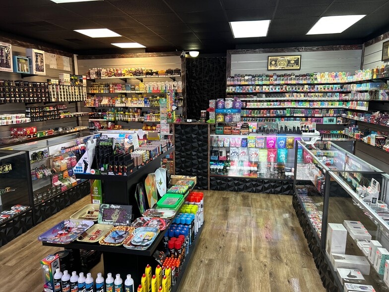 More Photos Of 4820 University Dr, Huntsville General Retail For Sale