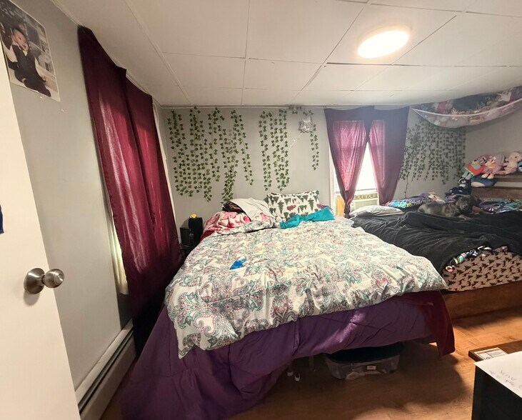 More Photos Of 26 Child St, Warren Apartments For Sale