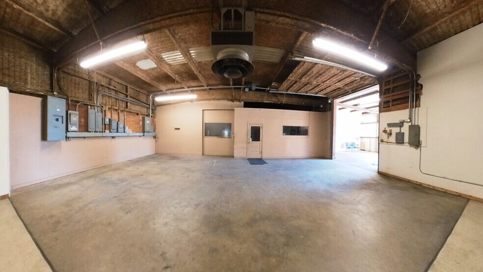 More Photos Of 14826 Yarberry St, Houston Warehouse For Sale