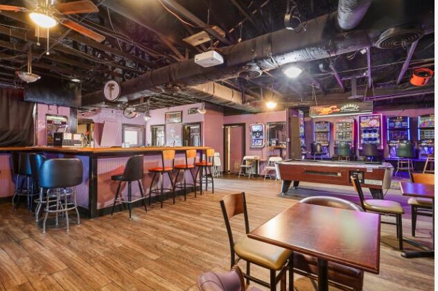 More Photos Of 1721 Waters Ave, Savannah Bar For Sale