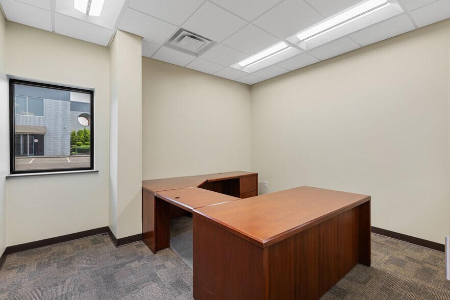 More Photos Of 533 Myatt Dr, Madison Showroom For Sale