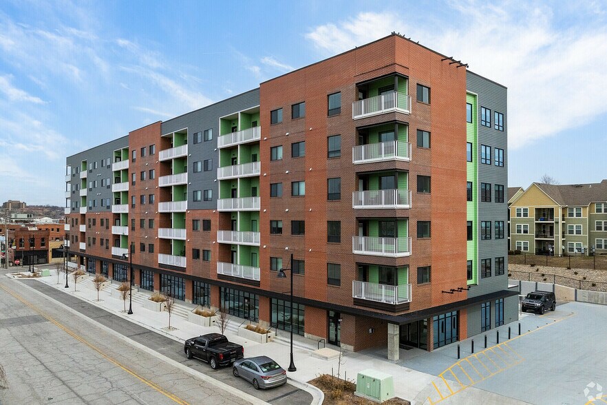 More Photos Of 1901 Vine St, Kansas City Multifamily For Sale