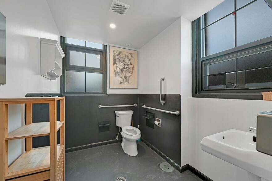 More Photos Of 259 Kinderkamack Rd, Hackensack Loft Creative Space For Sale