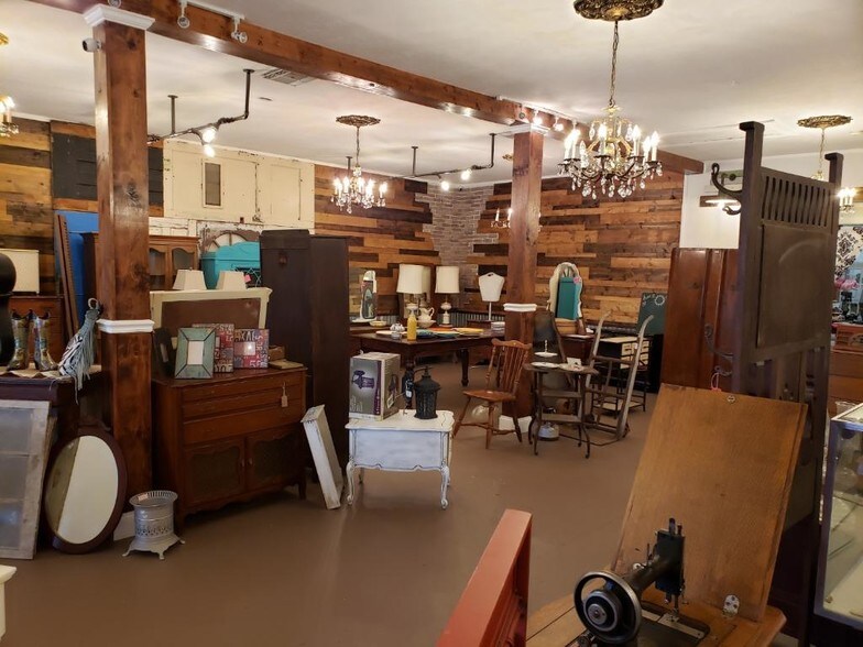 More Photos Of 1255 W Highway 6, Alvin Freestanding For Sale