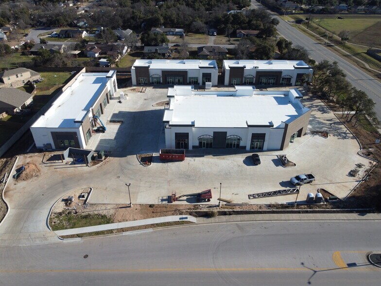 More Photos Of 610 Brashear Ln, Cedar Park General Retail For Lease