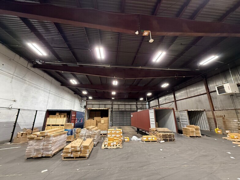 More Photos Of 114 Tived Ln E, Edison Distribution For Lease