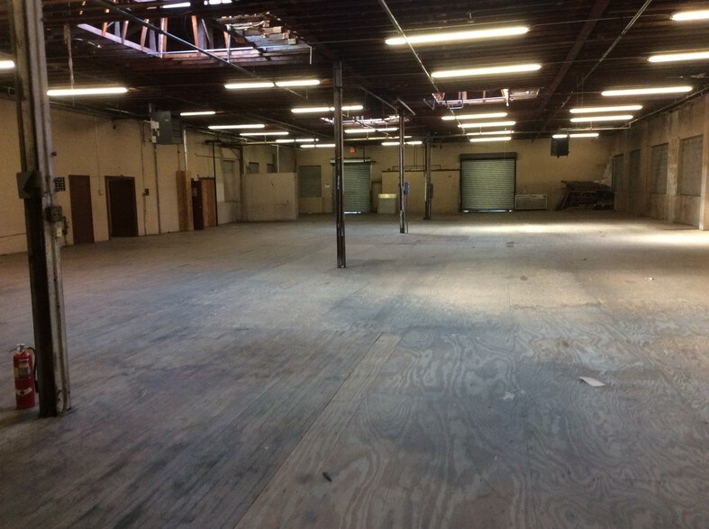 More Photos Of 24 Sheridan Ave, Clifton Warehouse For Sale