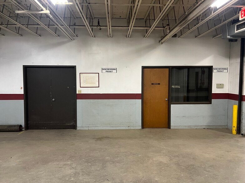 More Photos Of 3 Fergueson Dr, Parkersburg Warehouse For Lease
