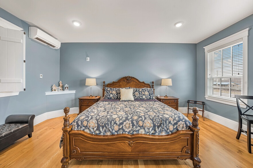 More Photos Of 208-210 Wharf St, Hermann Hospitality For Sale