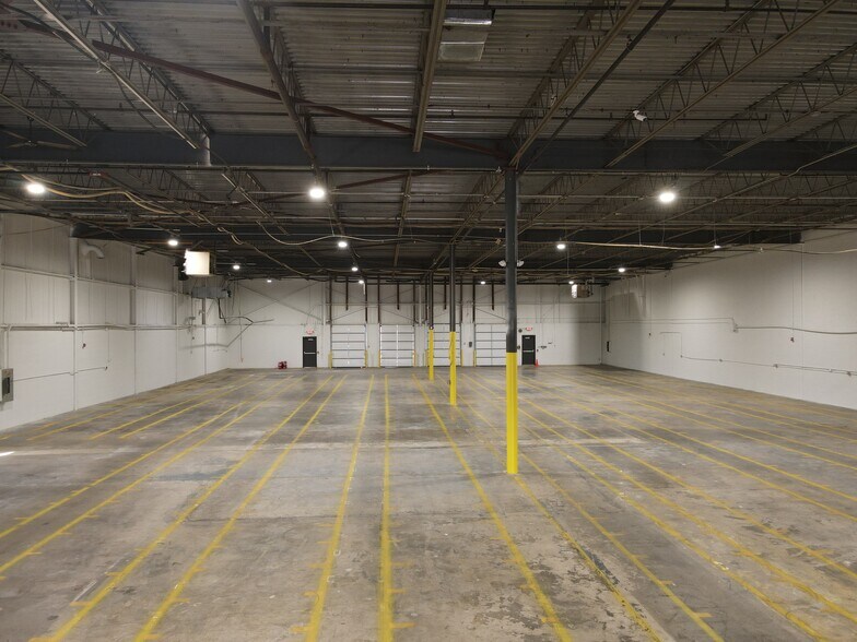 More Photos Of 4667 Somerton Rd, Trevose Distribution For Lease