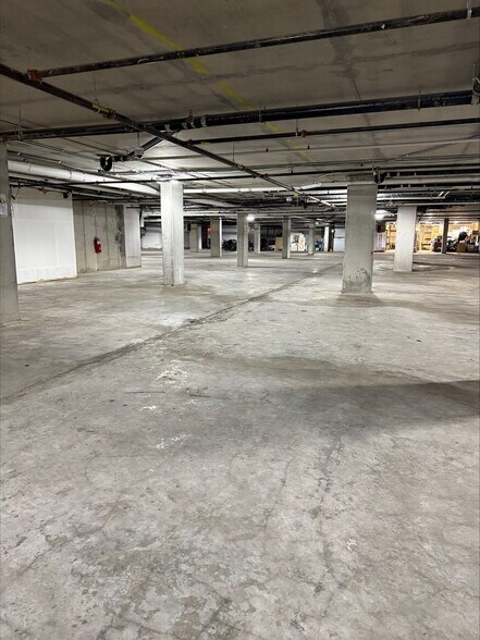 More Photos Of 650 Broadway, Brooklyn Apartments For Lease