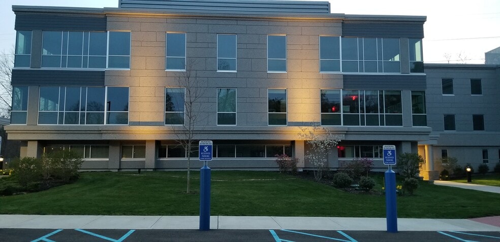 More Photos Of 249 Danbury Rd, Wilton Medical For Lease