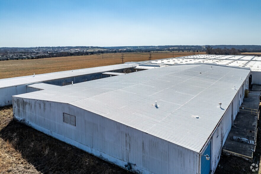 More Photos Of 630 George St, Marshfield Warehouse For Lease