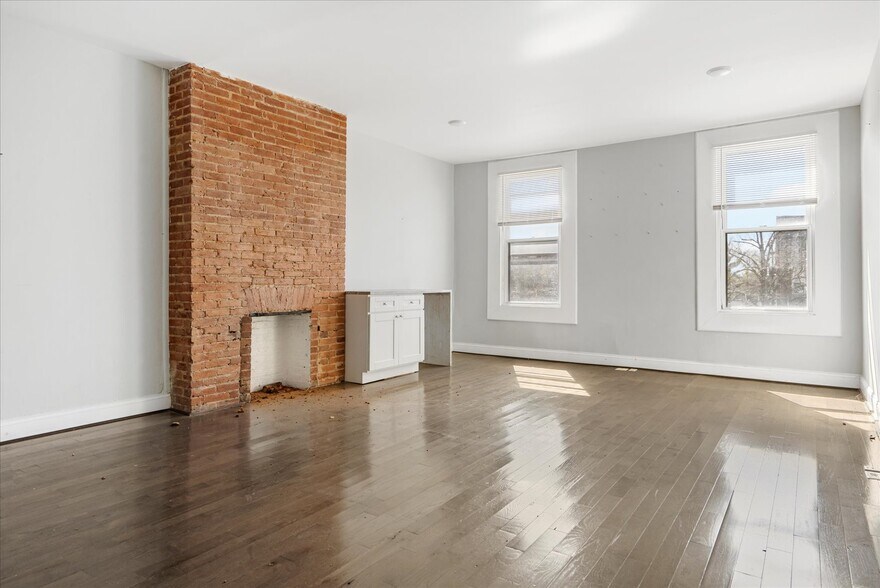 More Photos Of 204 E 25th St, Baltimore Office For Sale