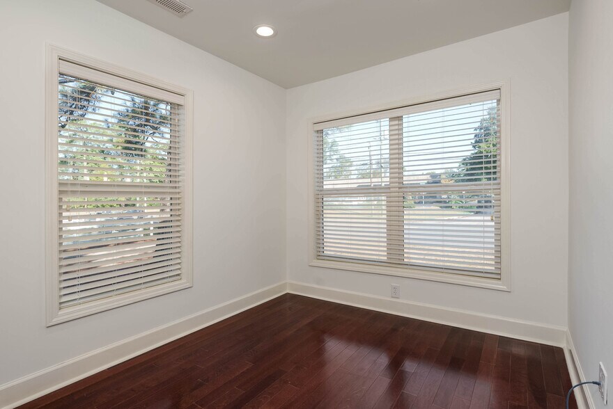 More Photos Of 515 Hargrove Rd E, Tuscaloosa Office Residential For Lease