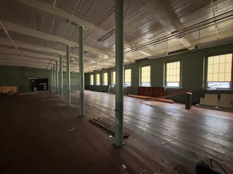More Photos Of 15 York St, Biddeford Multifamily For Sale
