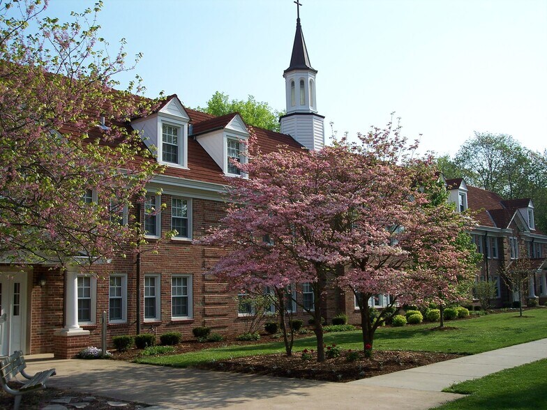 More Photos Of 700 N 66th St, Belleville Religious Facility For Sale