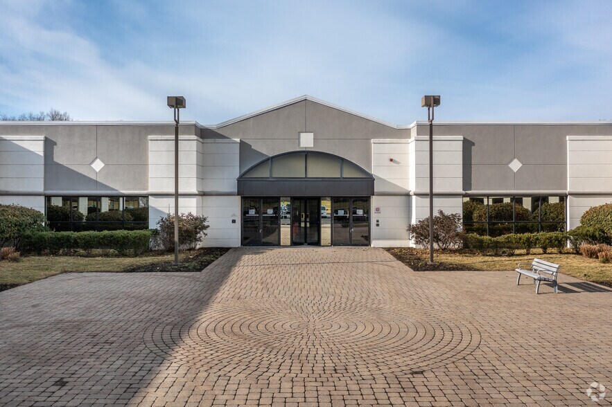 More Photos Of 41 Spring St, New Providence Research And Development For Lease