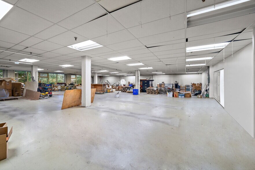 More Photos Of 2165 Av Madison, Montréal Office Residential For Lease