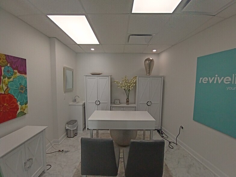 More Photos Of 69 Kempster Ave, Ottawa Office For Sale