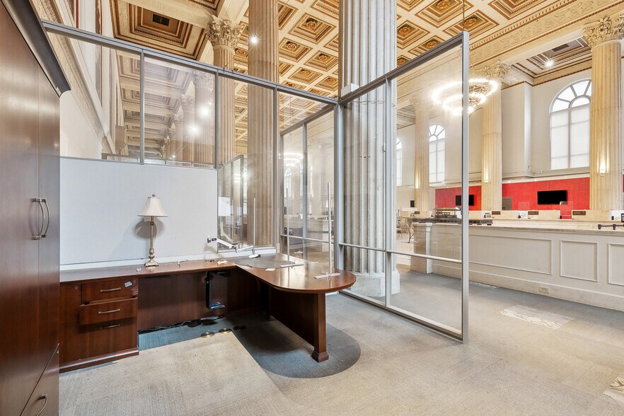 More Photos Of 812 Gravier St, New Orleans Apartments For Lease