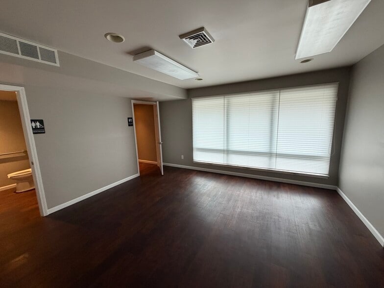 More Photos Of 4211 E Third St, Bloomington Office For Lease